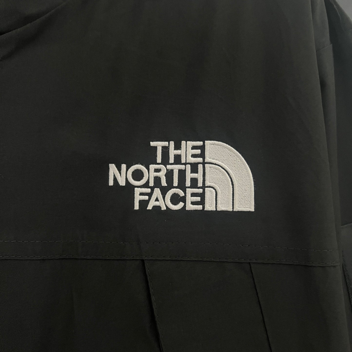 The North Face Windbreaker Black