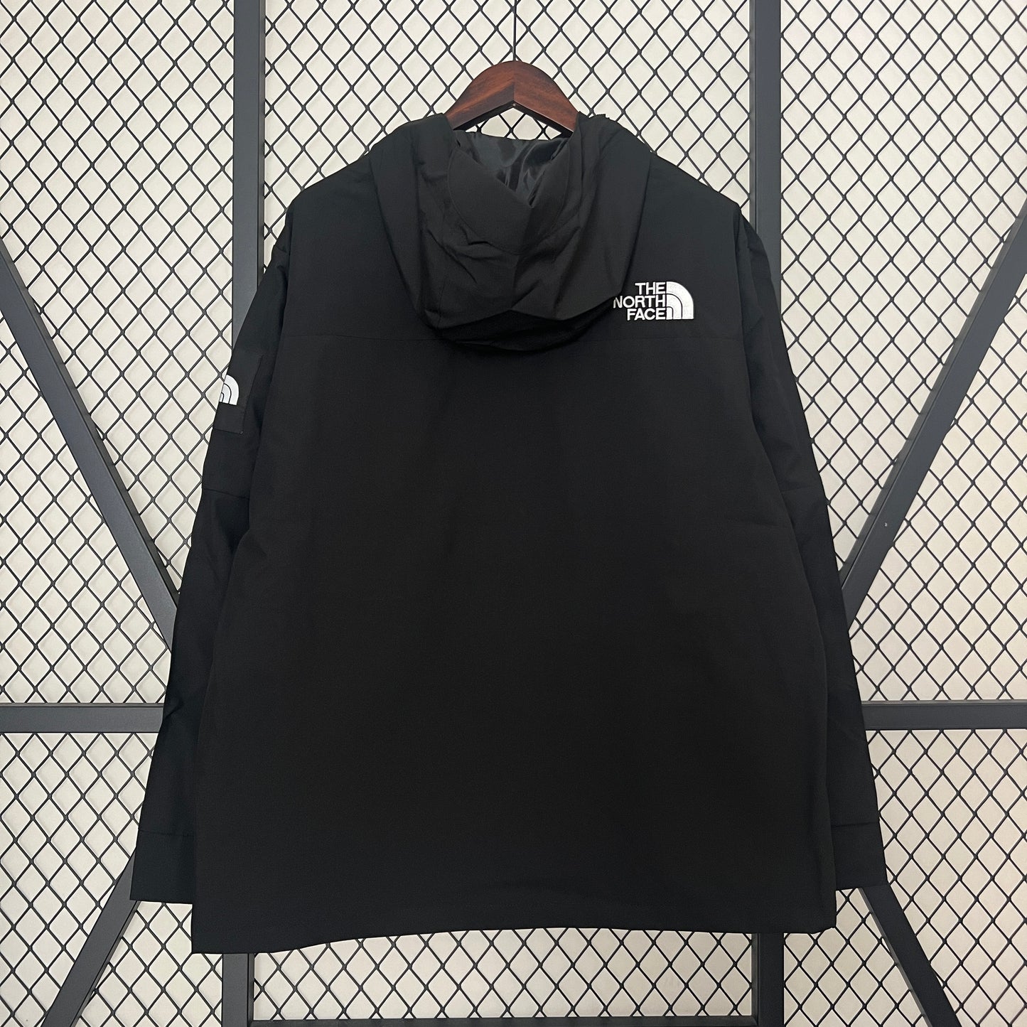 The North Face Windbreaker Black