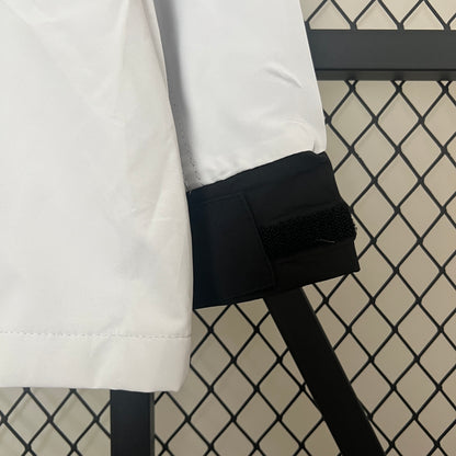 The North Face Windbreaker White & Black