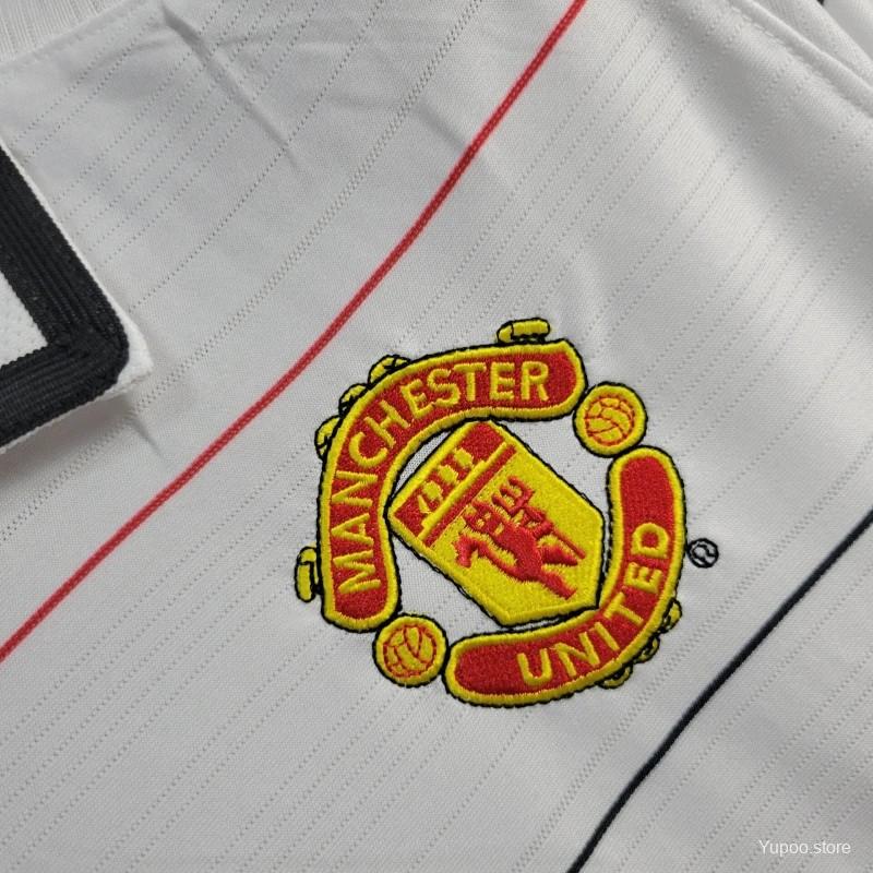 Manchester United Away 04/06